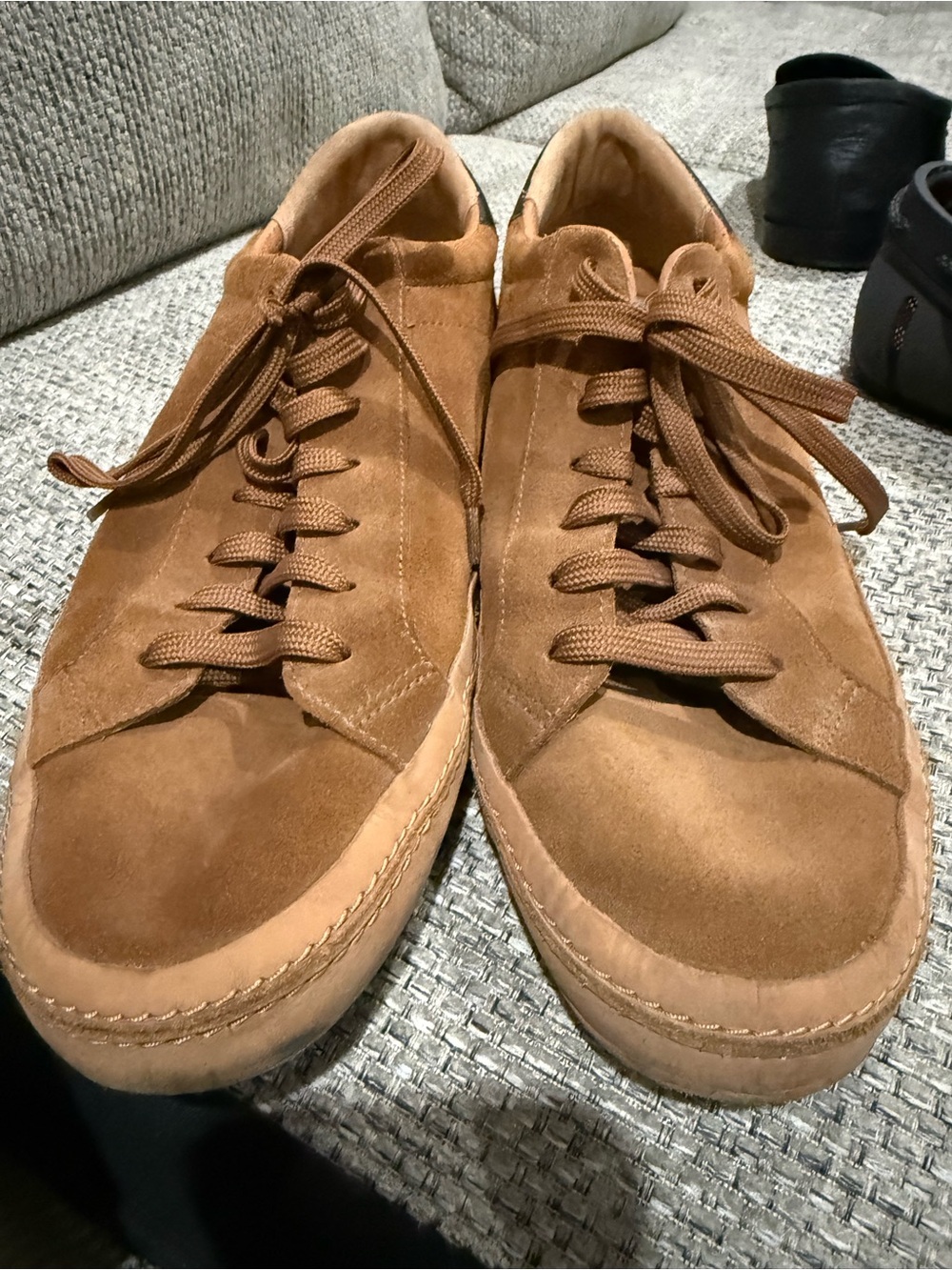 Vince Men's Tan Suede Low-Top Sneakers